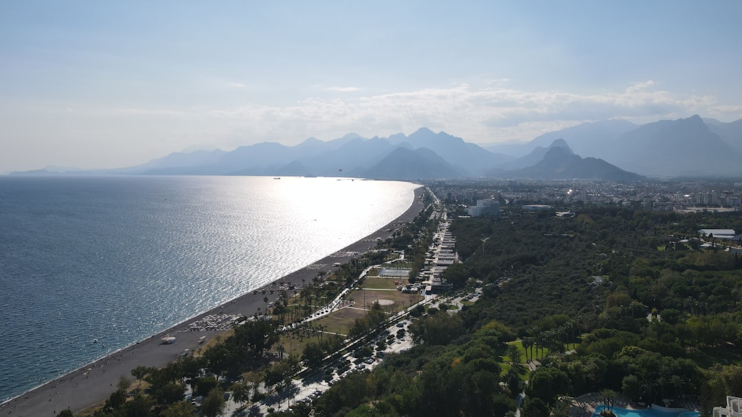 Antalya şehir ve deniz manzarası turizm geliri